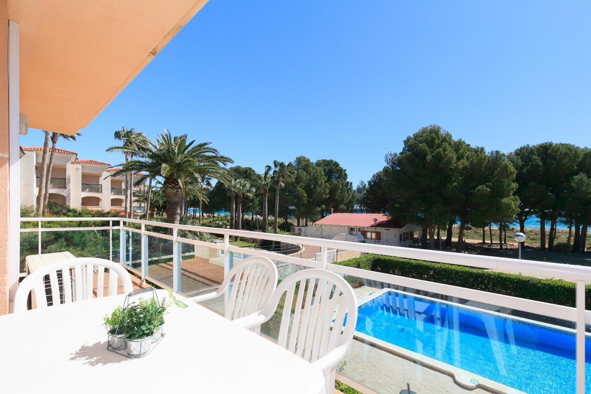Apartamento UHC Arco del Sol Family Complex Hospitalet De L'Infant Habitación foto